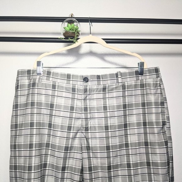 Nike Dri-Fit CI9803-010 Green Plaid Golf Shorts - Picture 2 of 12